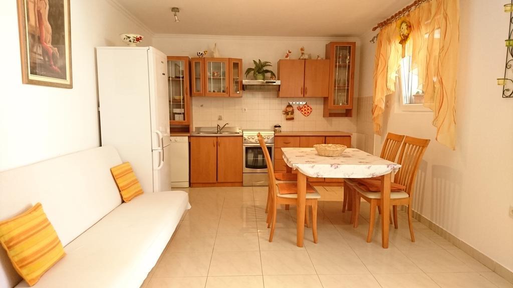 Guest House Mara Вела-Лука Екстер'єр фото
