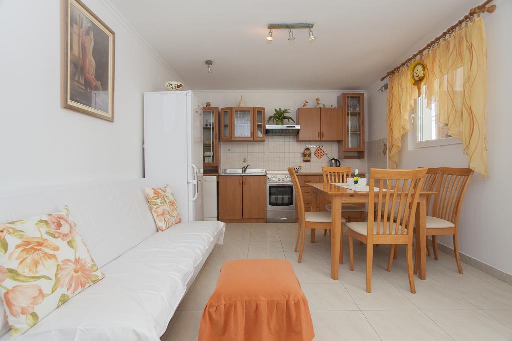 Guest House Mara Вела-Лука Екстер'єр фото