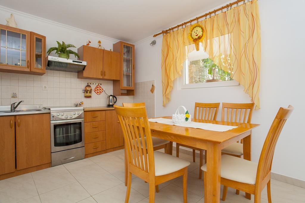 Guest House Mara Вела-Лука Екстер'єр фото
