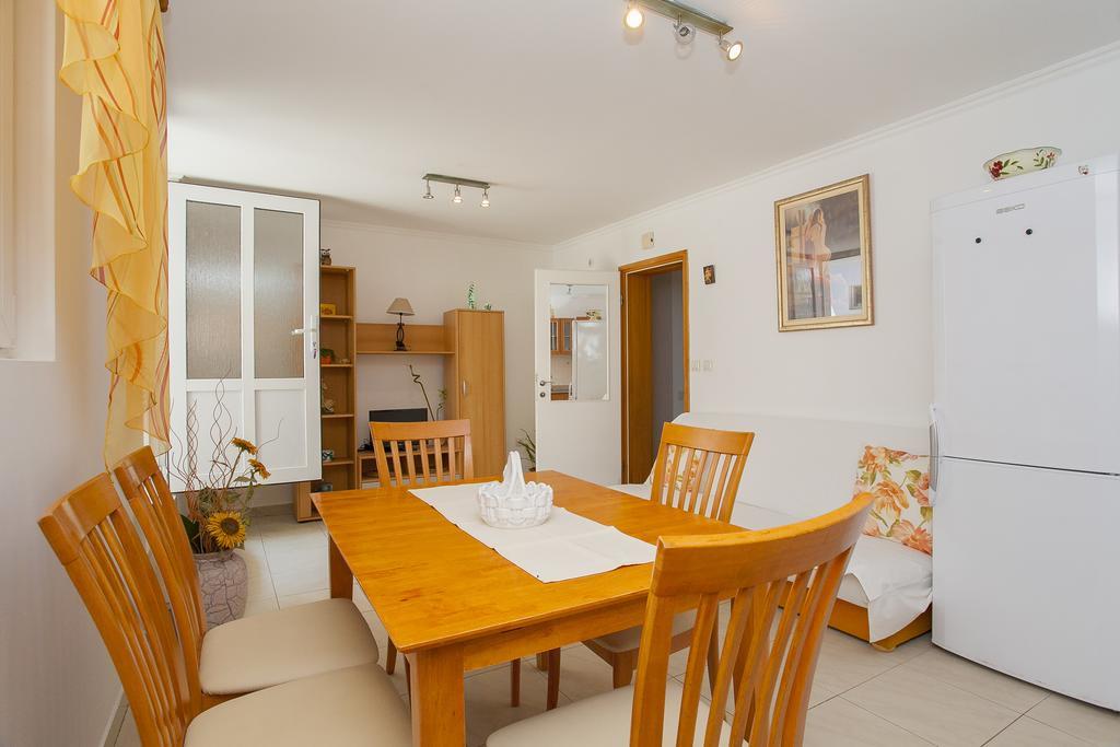 Guest House Mara Вела-Лука Екстер'єр фото
