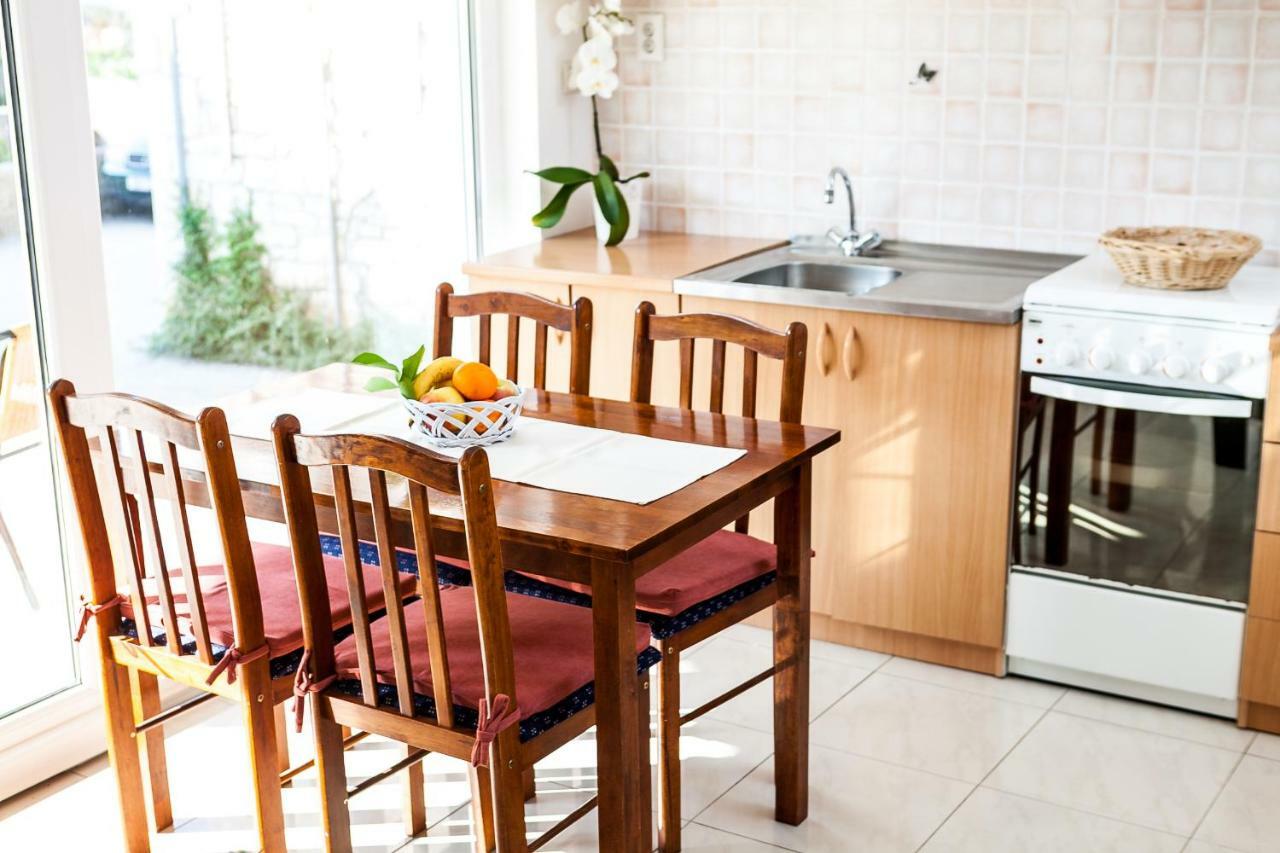 Guest House Mara Вела-Лука Екстер'єр фото