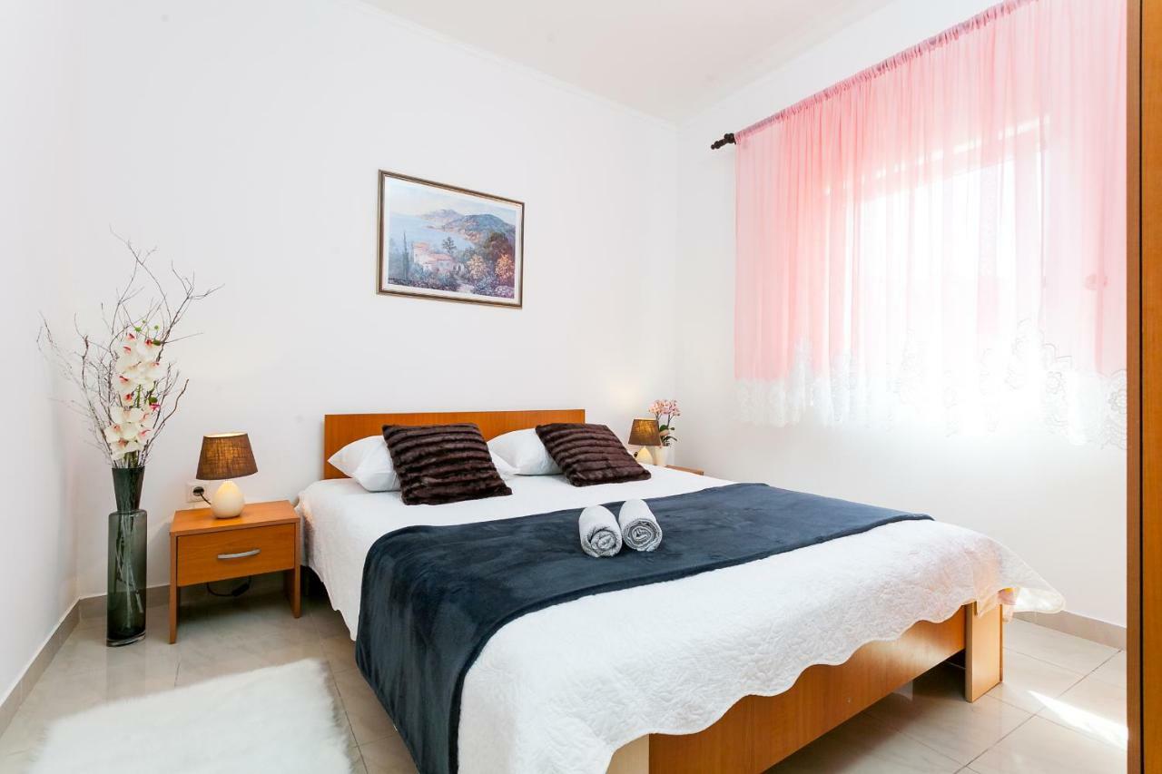 Guest House Mara Вела-Лука Екстер'єр фото