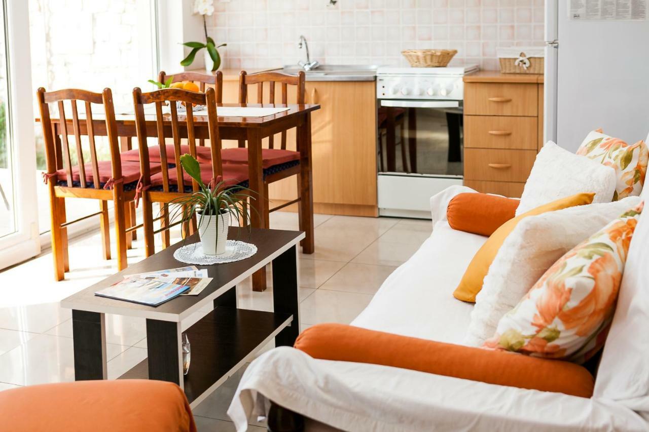 Guest House Mara Вела-Лука Екстер'єр фото