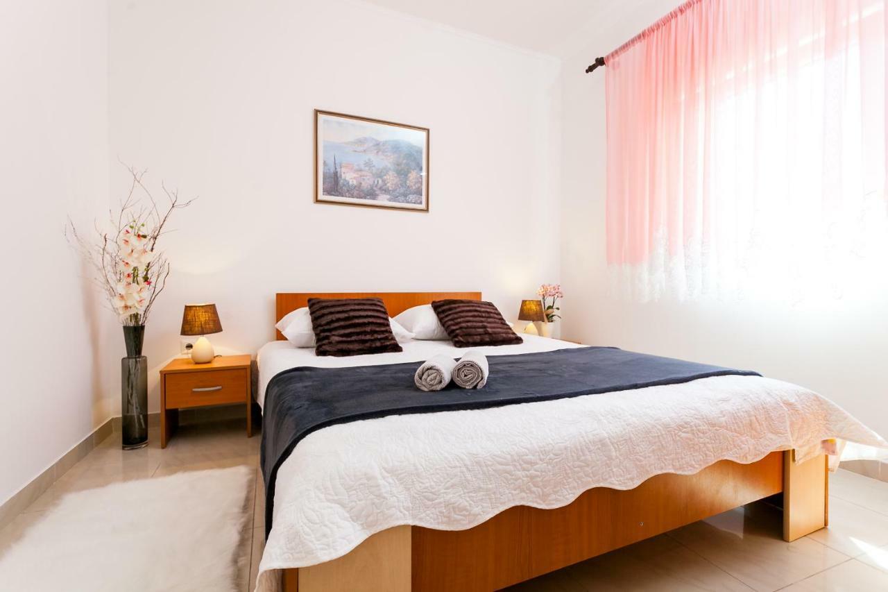 Guest House Mara Вела-Лука Екстер'єр фото