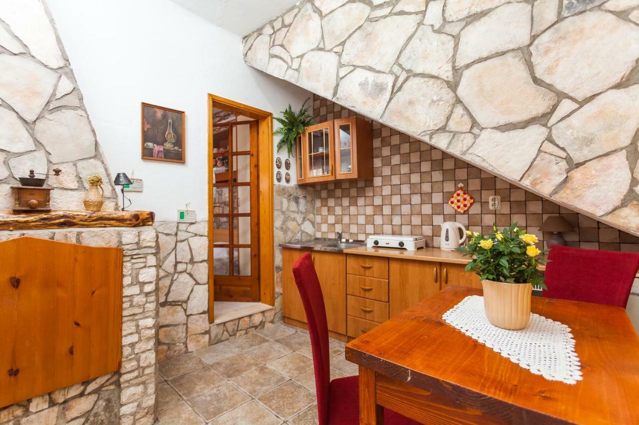 Guest House Mara Вела-Лука Екстер'єр фото