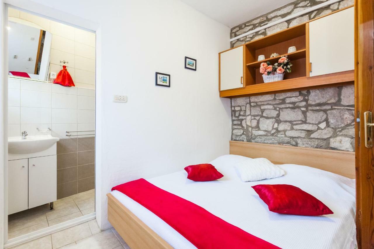 Guest House Mara Вела-Лука Екстер'єр фото