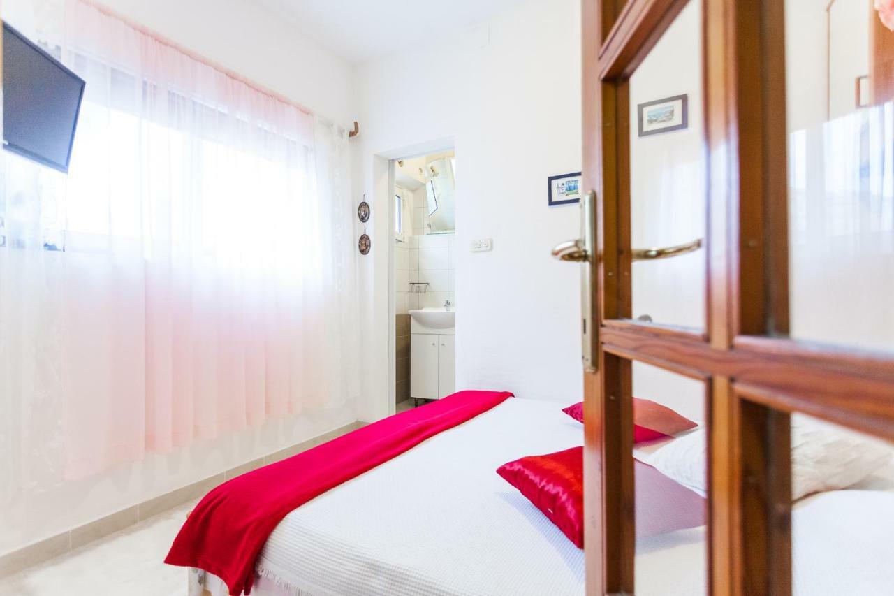 Guest House Mara Вела-Лука Екстер'єр фото