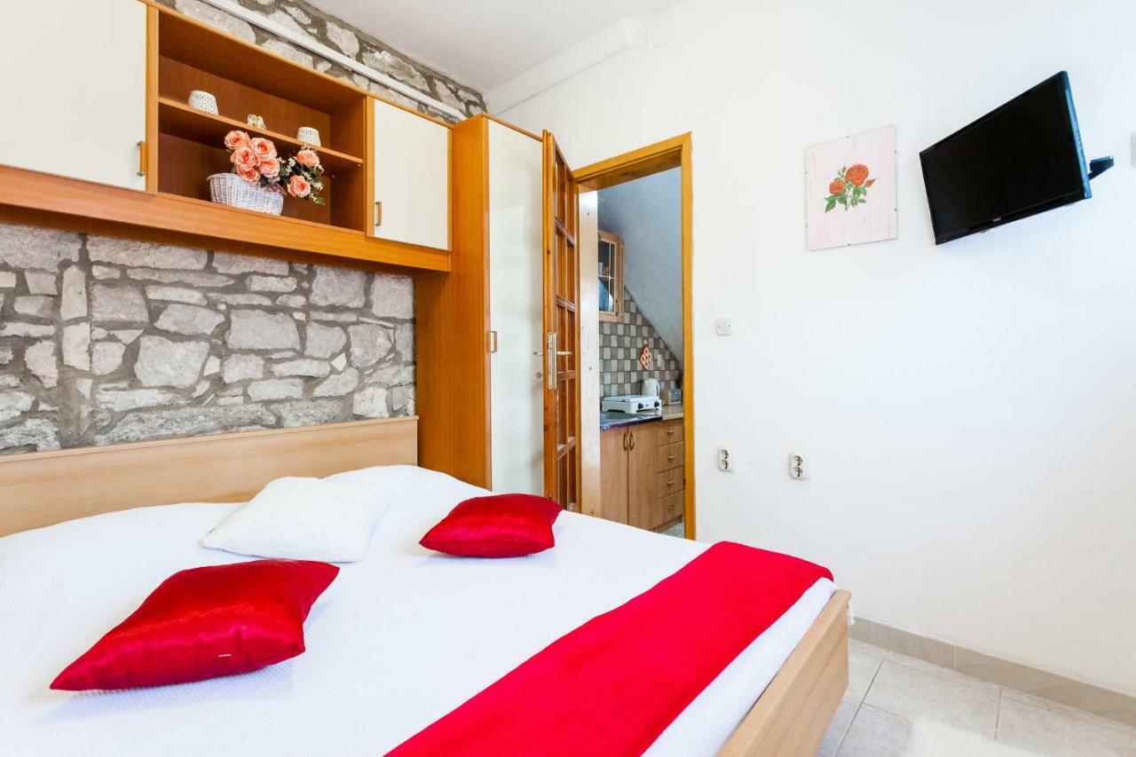 Guest House Mara Вела-Лука Екстер'єр фото